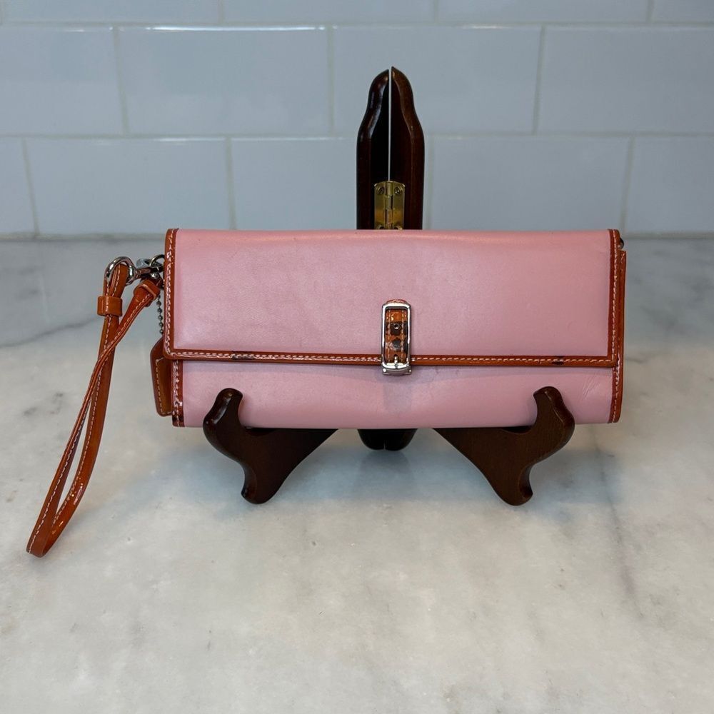 Coach Wallet Y2K Leather Pink Clasp Expandable Wallet